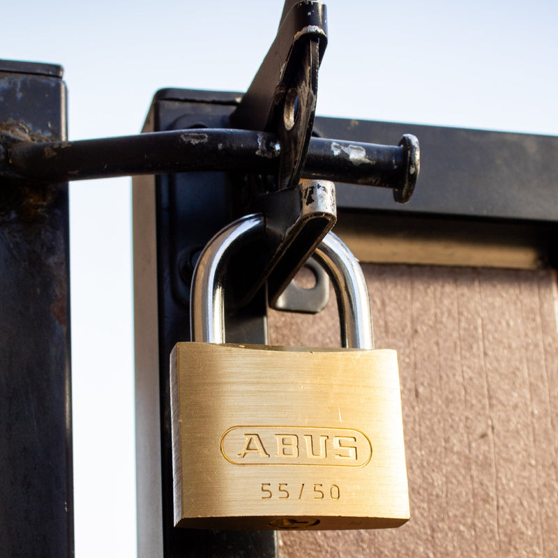 Load image into Gallery viewer, 65/50 Brass Padlock