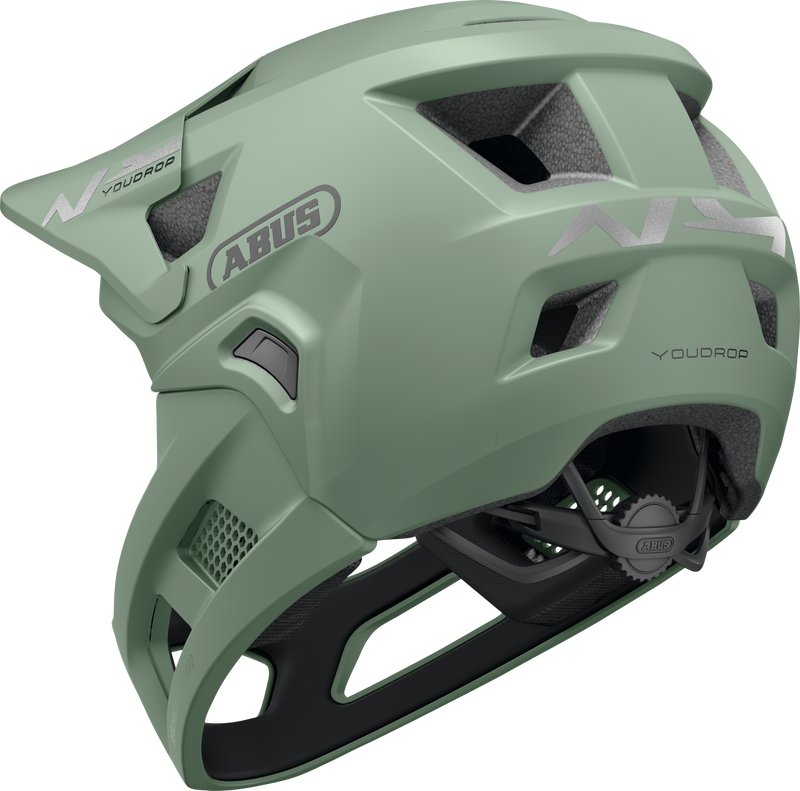 Load image into Gallery viewer, Green helmet with ABUS branding on a white background #color_mist green
