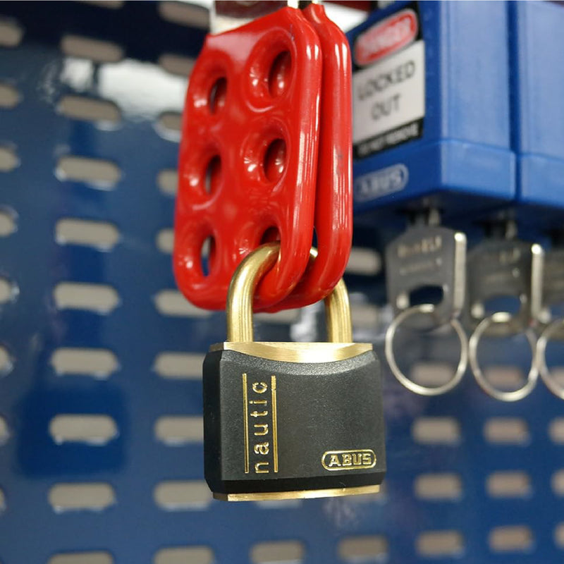 Load image into Gallery viewer, T84MB/30 Brass Padlock
