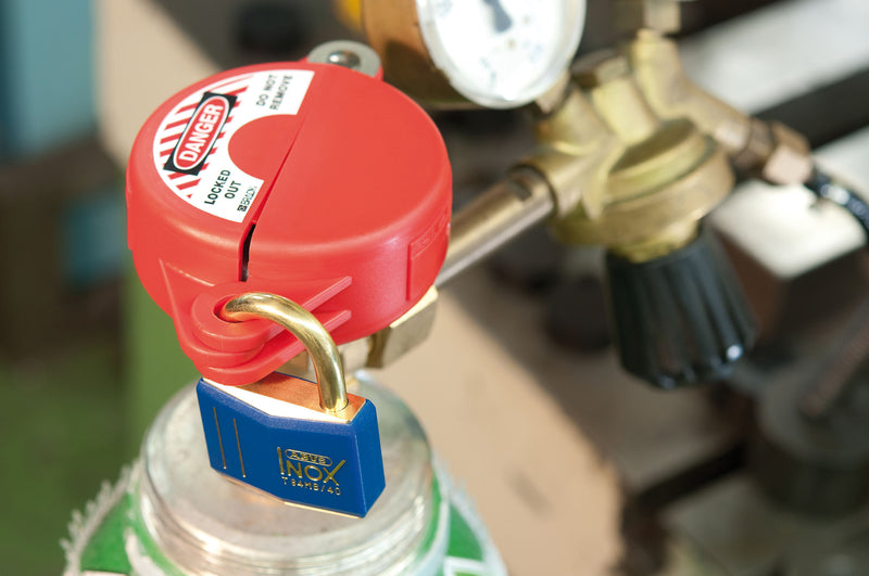 Load image into Gallery viewer, T84MB/40 Brass Padlock
